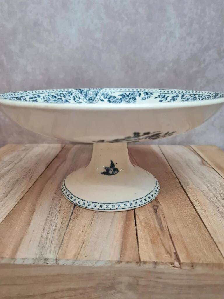 Antique compote dish in ironstone HBCM Choisy-le-Roi Louis XVI model with bird decoration.
