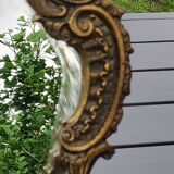 Victorian style table mirror. Decor Rinceaux, curved foot. In bronze patina old gold. 27 x 20 cm