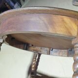 Round coffee table in elm with twisted legs - early 20th century