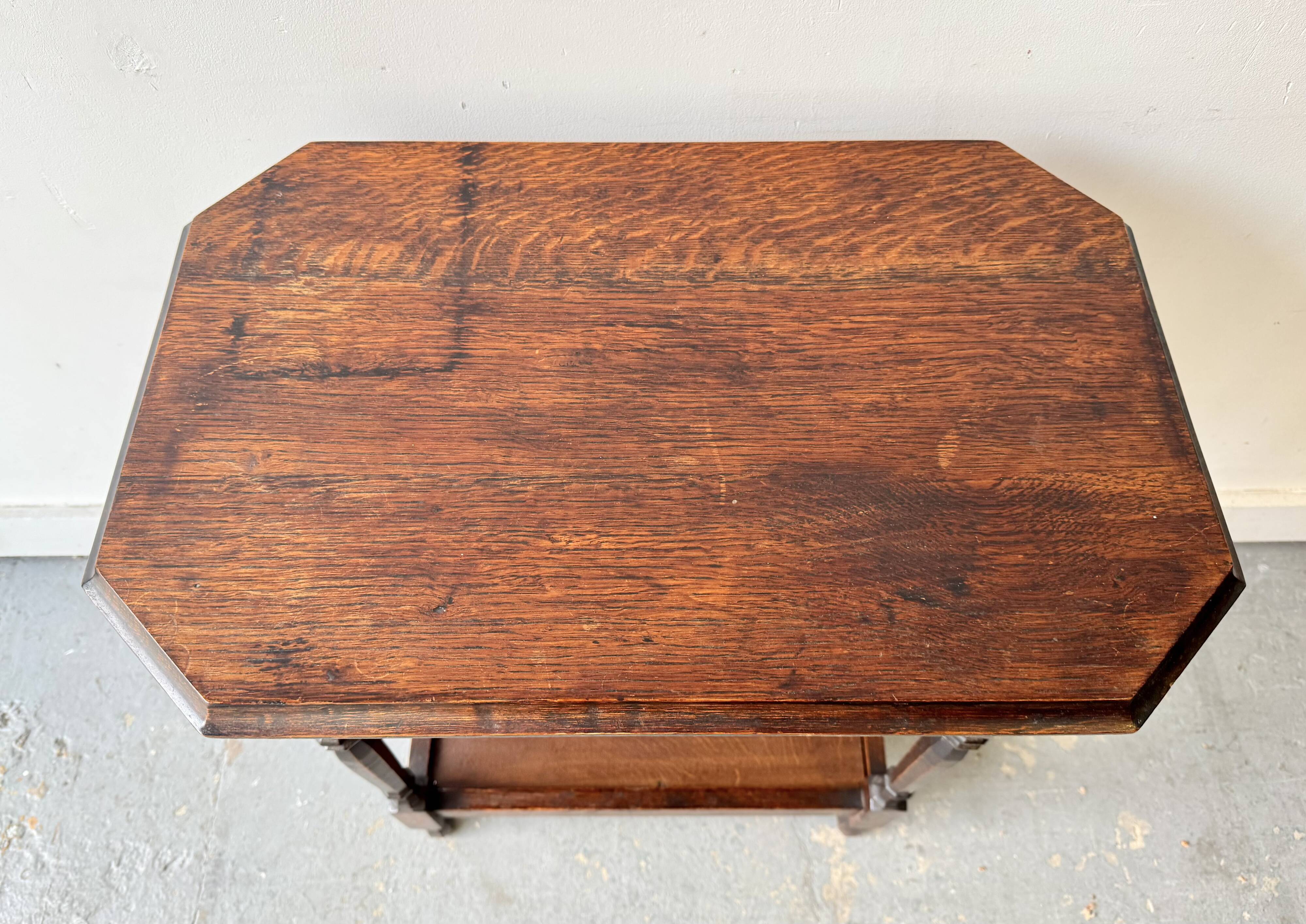 Table d'appoint ancienne en bois à 2 niveaux