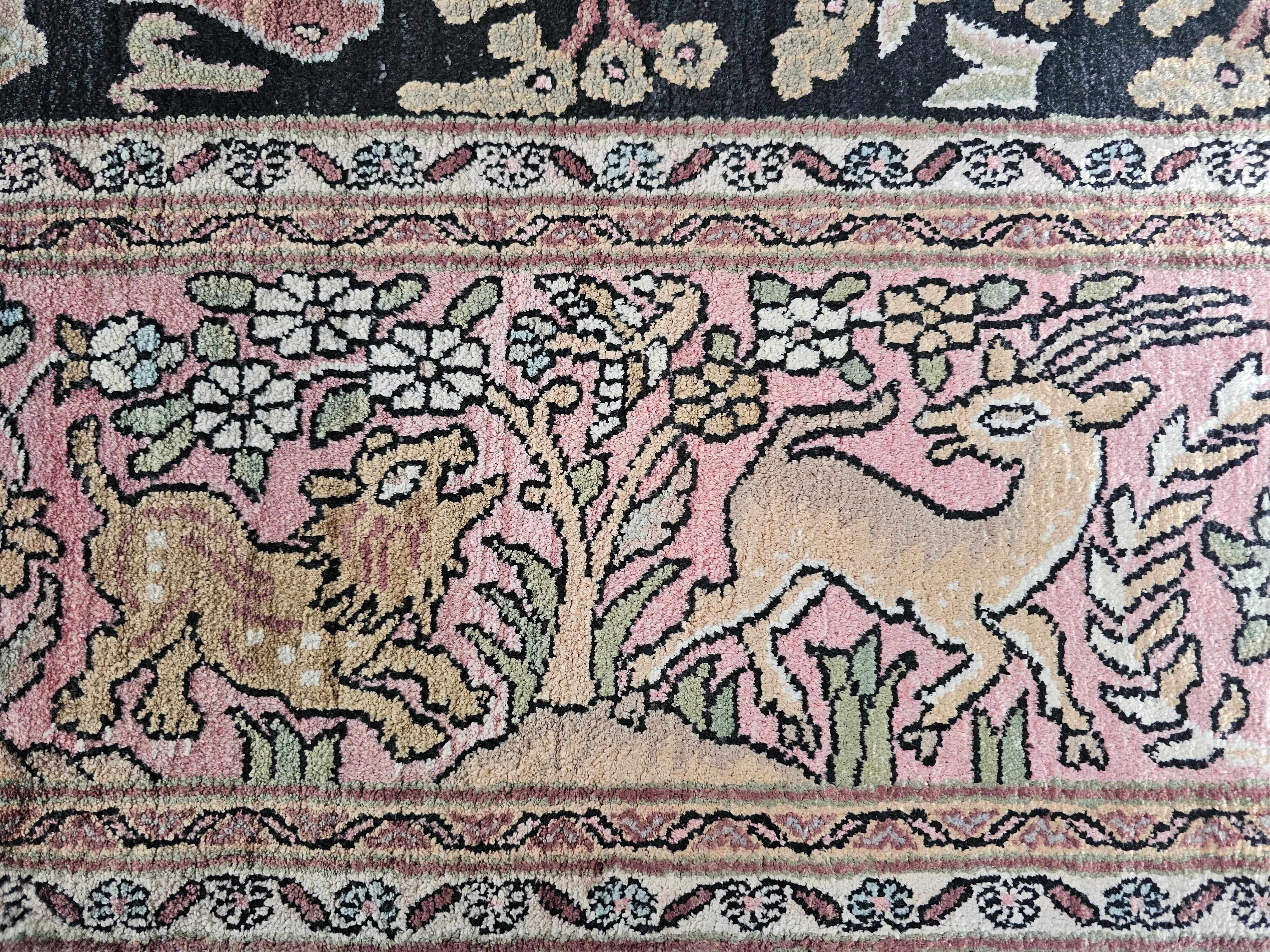 Tapis en soie Qom (soie sur coton) scène de chasse Cachemire 1950s