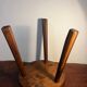 Tabouret tripode ancien fait main – Bois massif