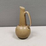 A Ritzi vase with handle by Gunnar Nylund  for Rörstrand, Sweden 1960s.