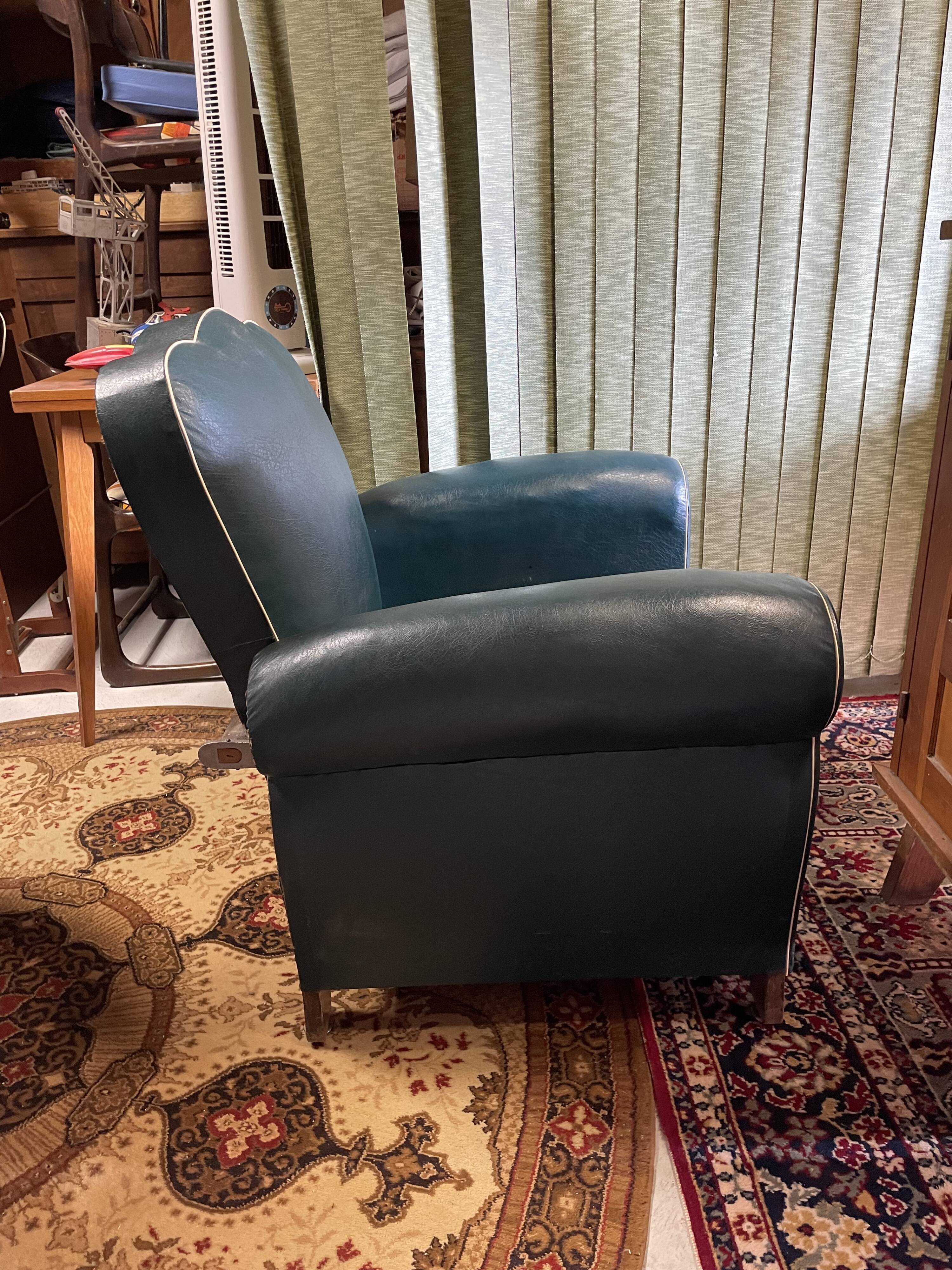 Armchair club moustache Skaï adjustable ep art deco