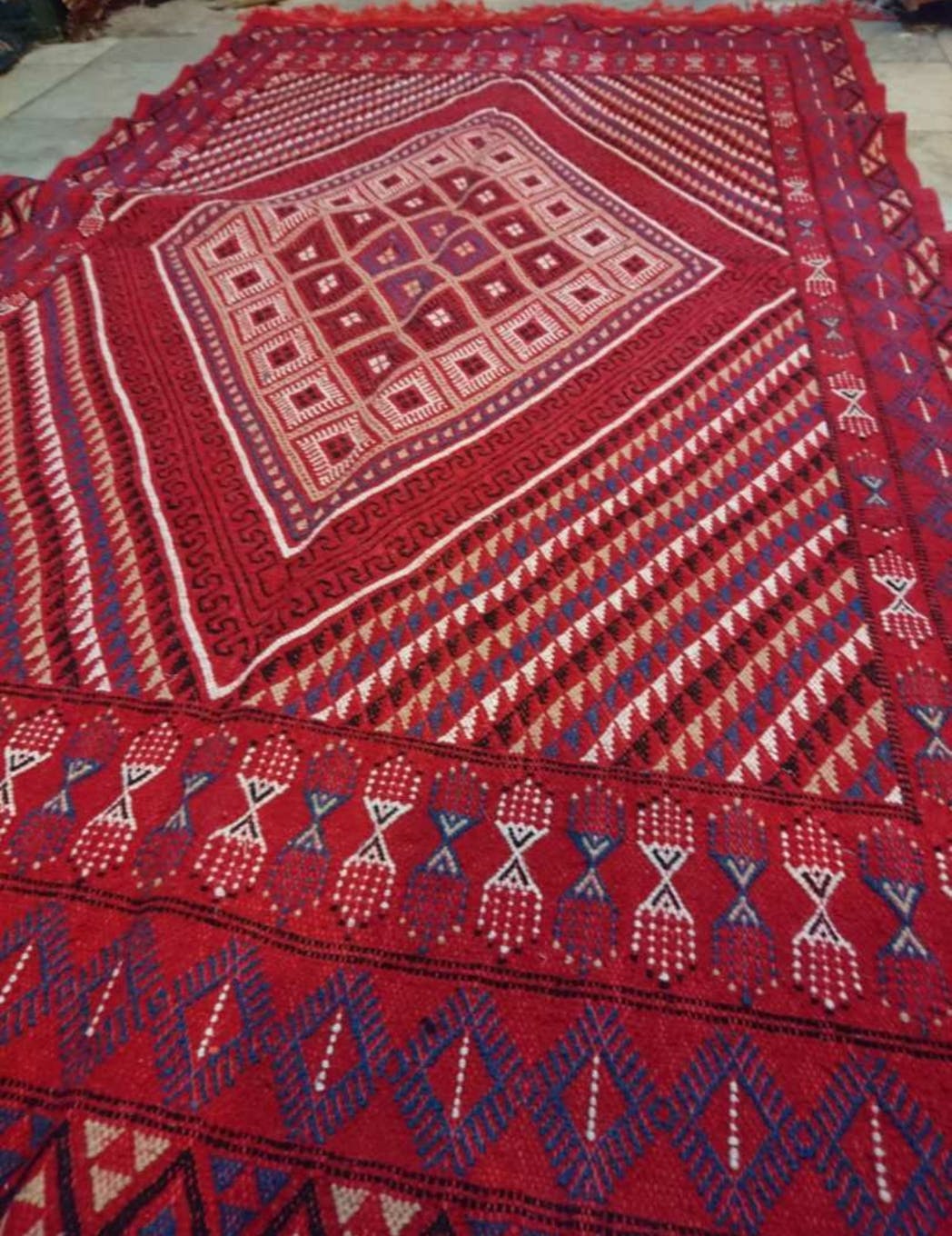 Traditional handmade margoum carpet in pure wool