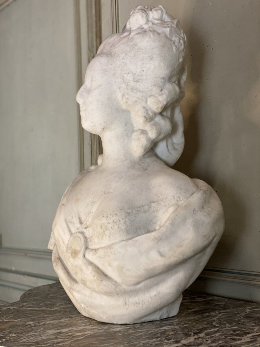 Marie-Antoinette, buste en marbre de Carrare
