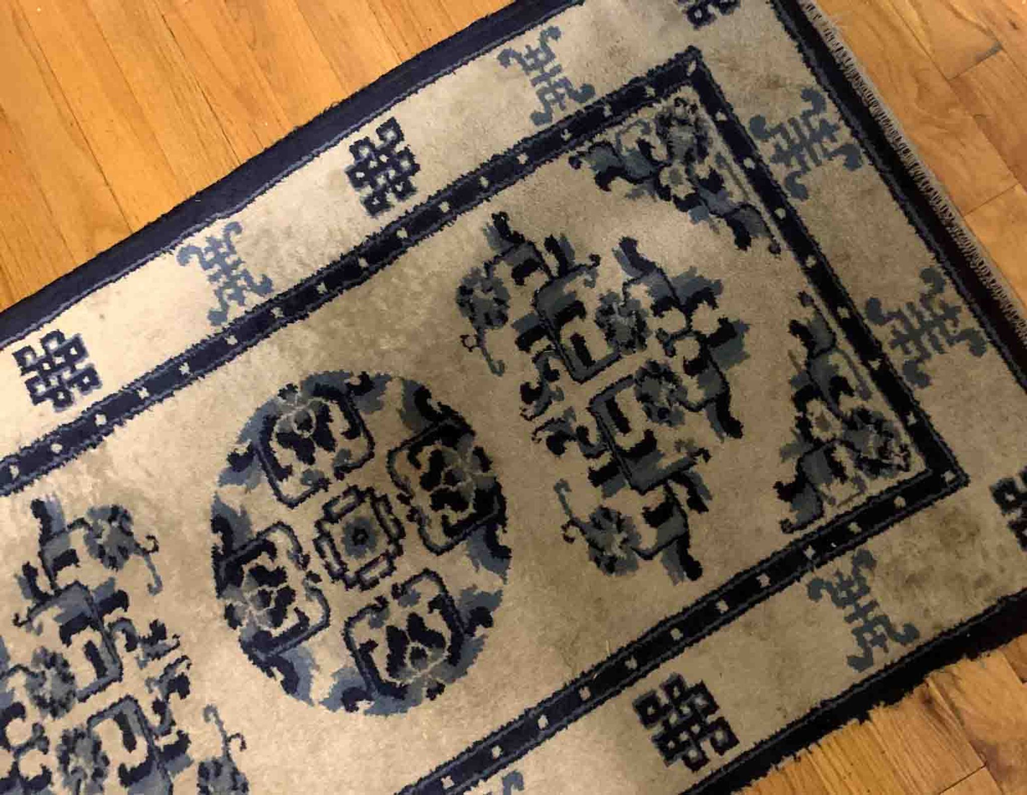Ancient Chinese Carpet Handmade Peking 67cm x 119cm 1900s