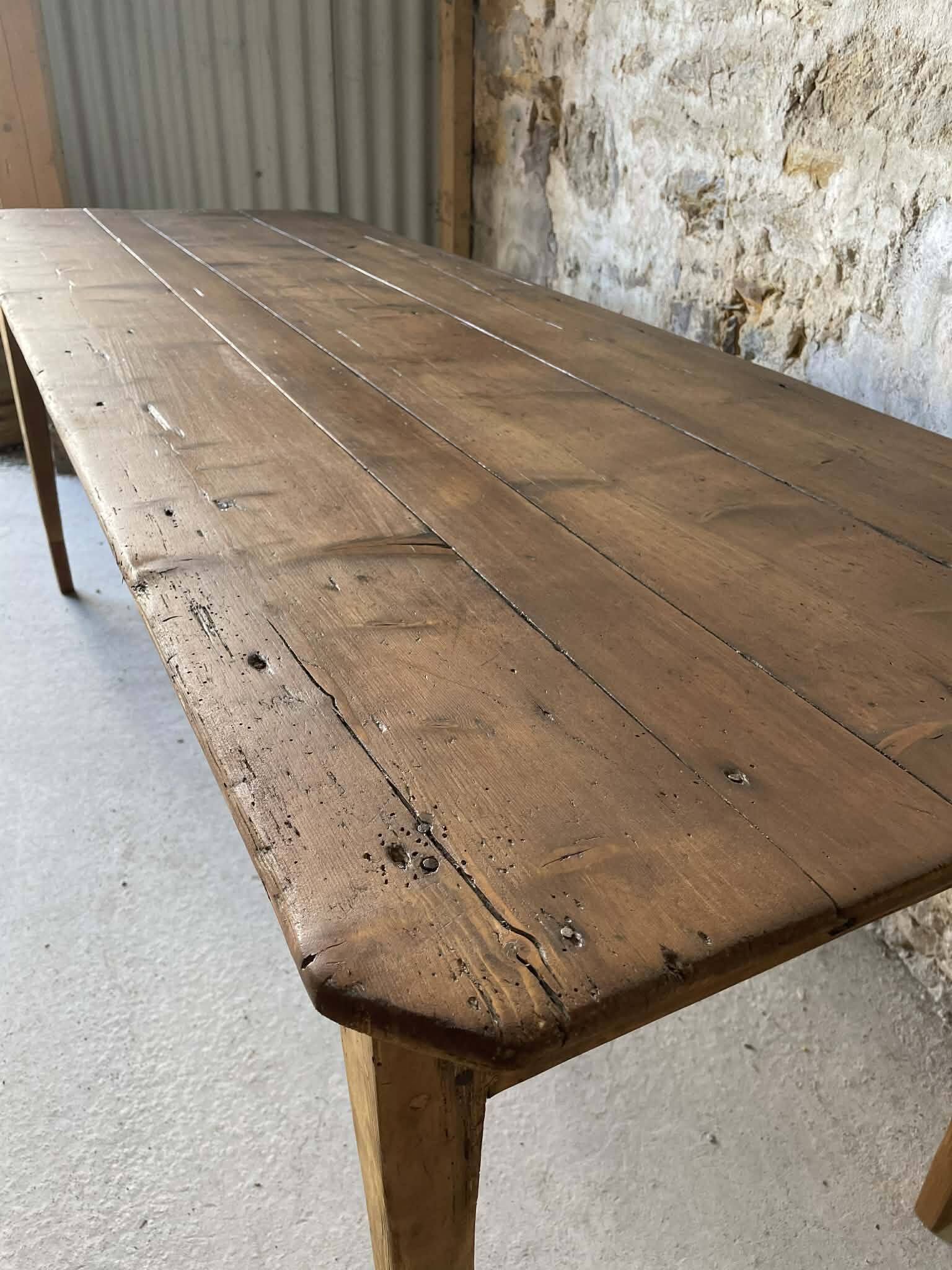 Antique wooden table with tapered legs – 200 cm