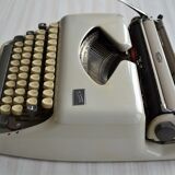 Portable typewriter Triumph model Tippa 1960s