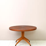 Scandinavian extending table by David Rosen