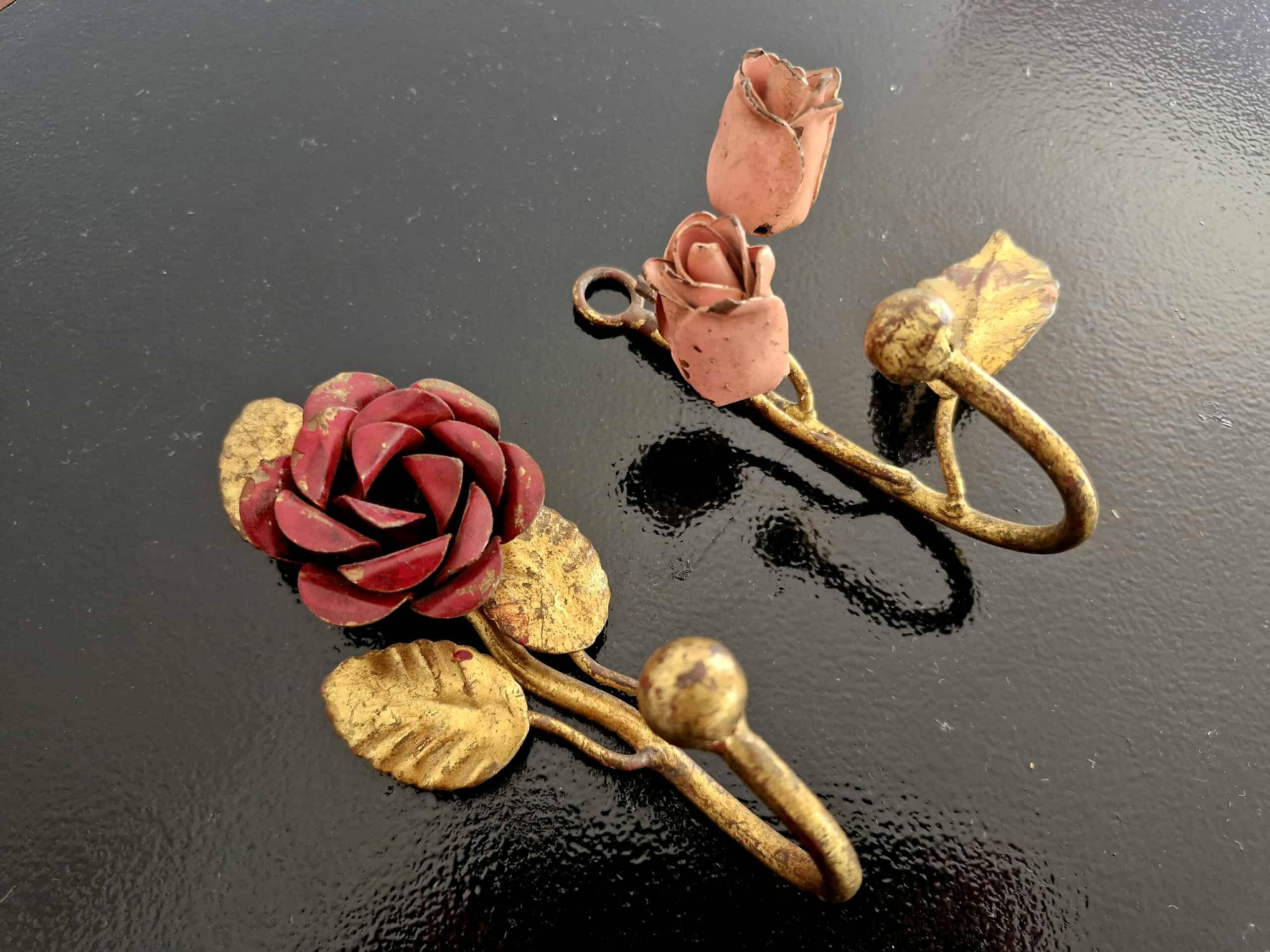 Decorative tiebacks / Coat hooks