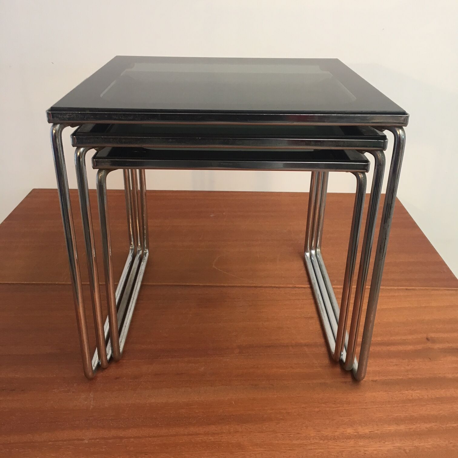 Tables pull-out 70 years