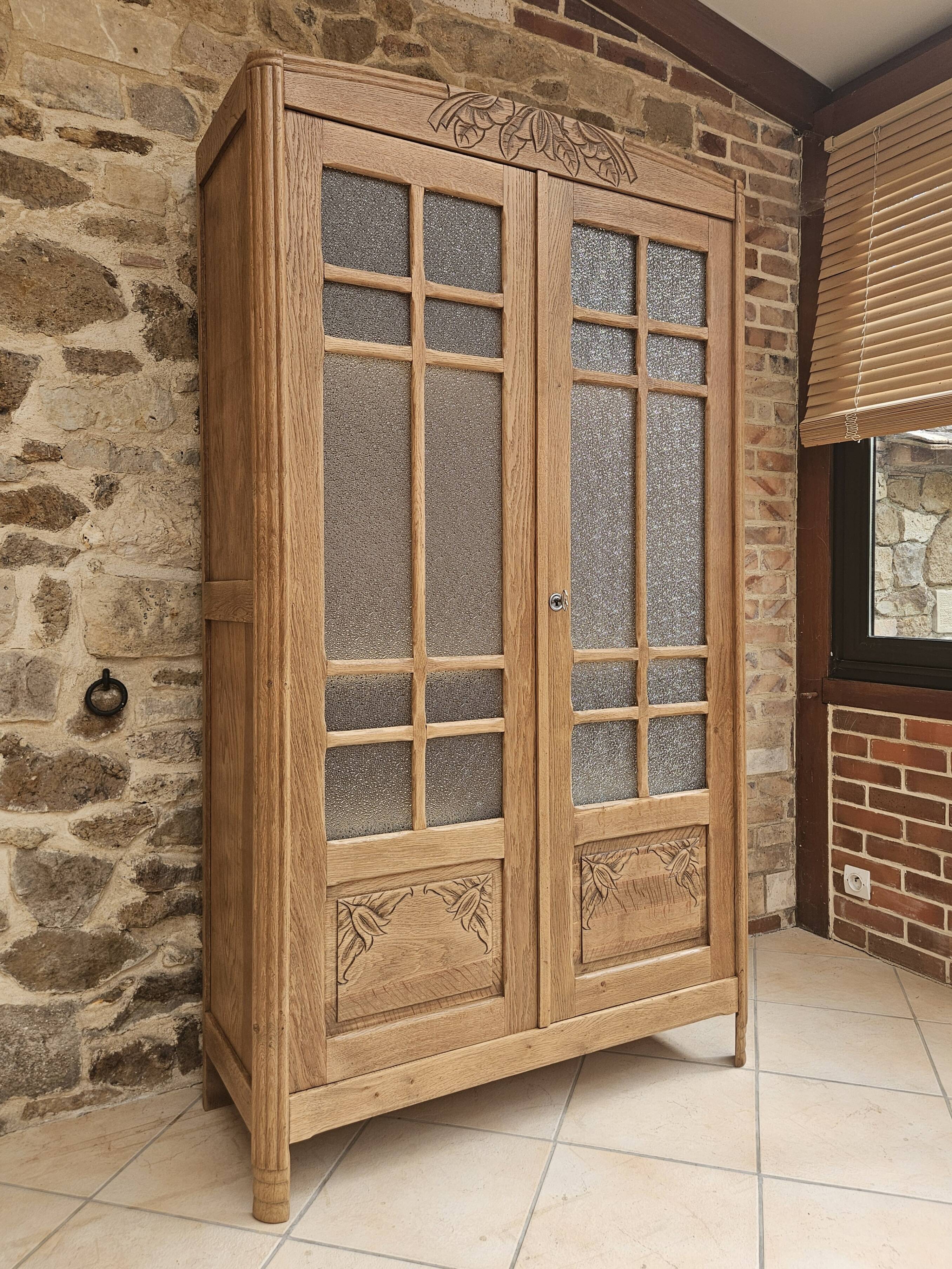 Art Deco display cabinet from Paris