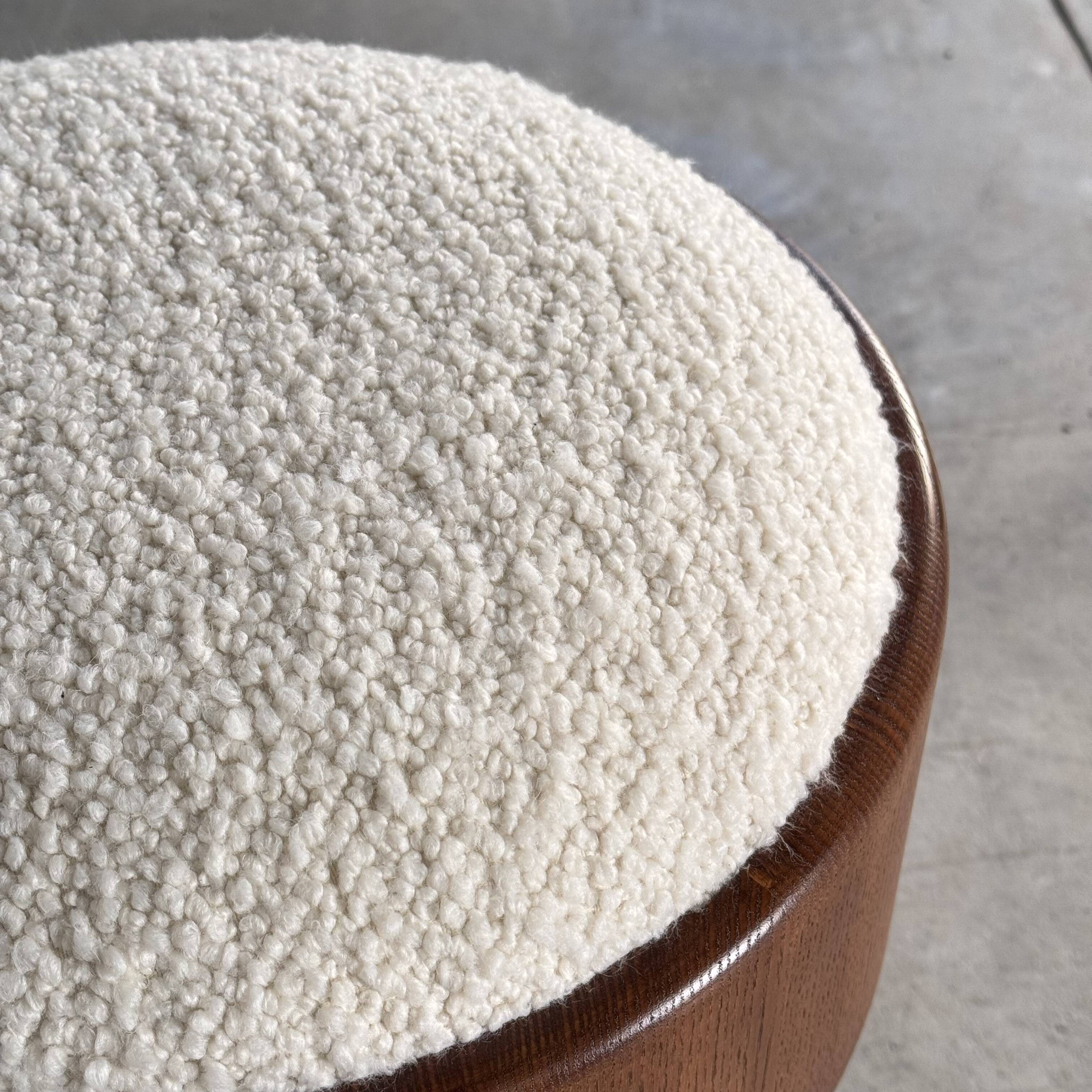 Tabouret en frêne et tissu bouclé Dedar Milano par Forme, Italie