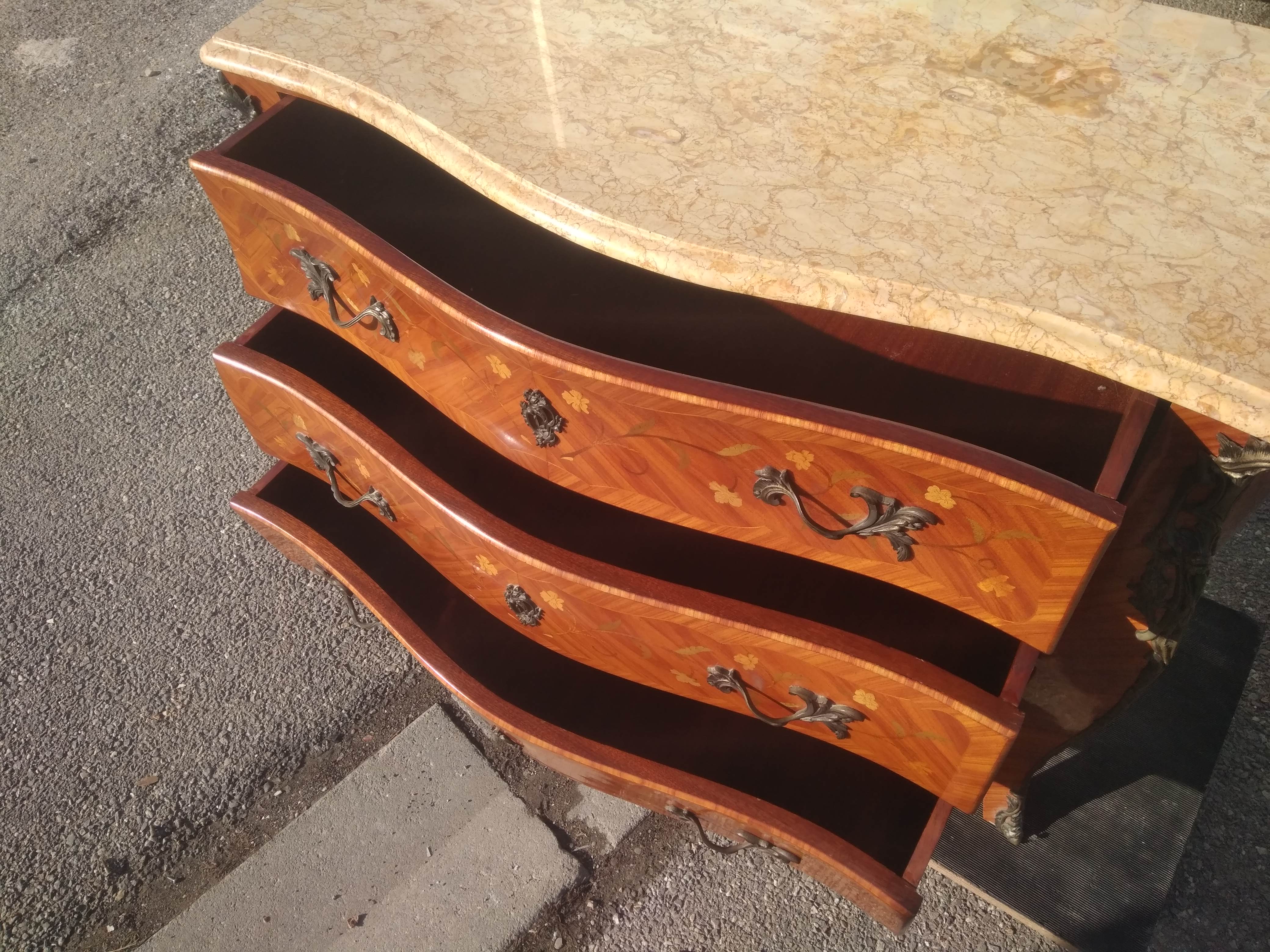 Curved 3-drawer Louis XV drawers from the 1950s