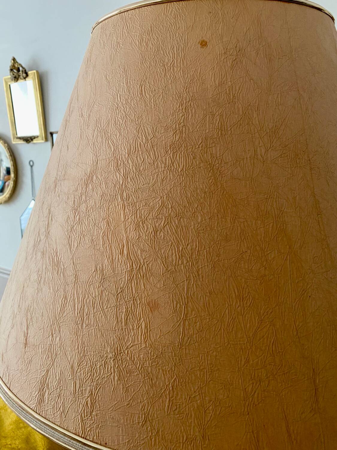 Lampadaire vintage Art déco en bois tourné