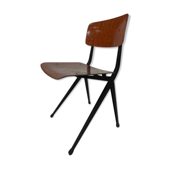 Chaise 102 Ynske Kooistra pour Marko Holland