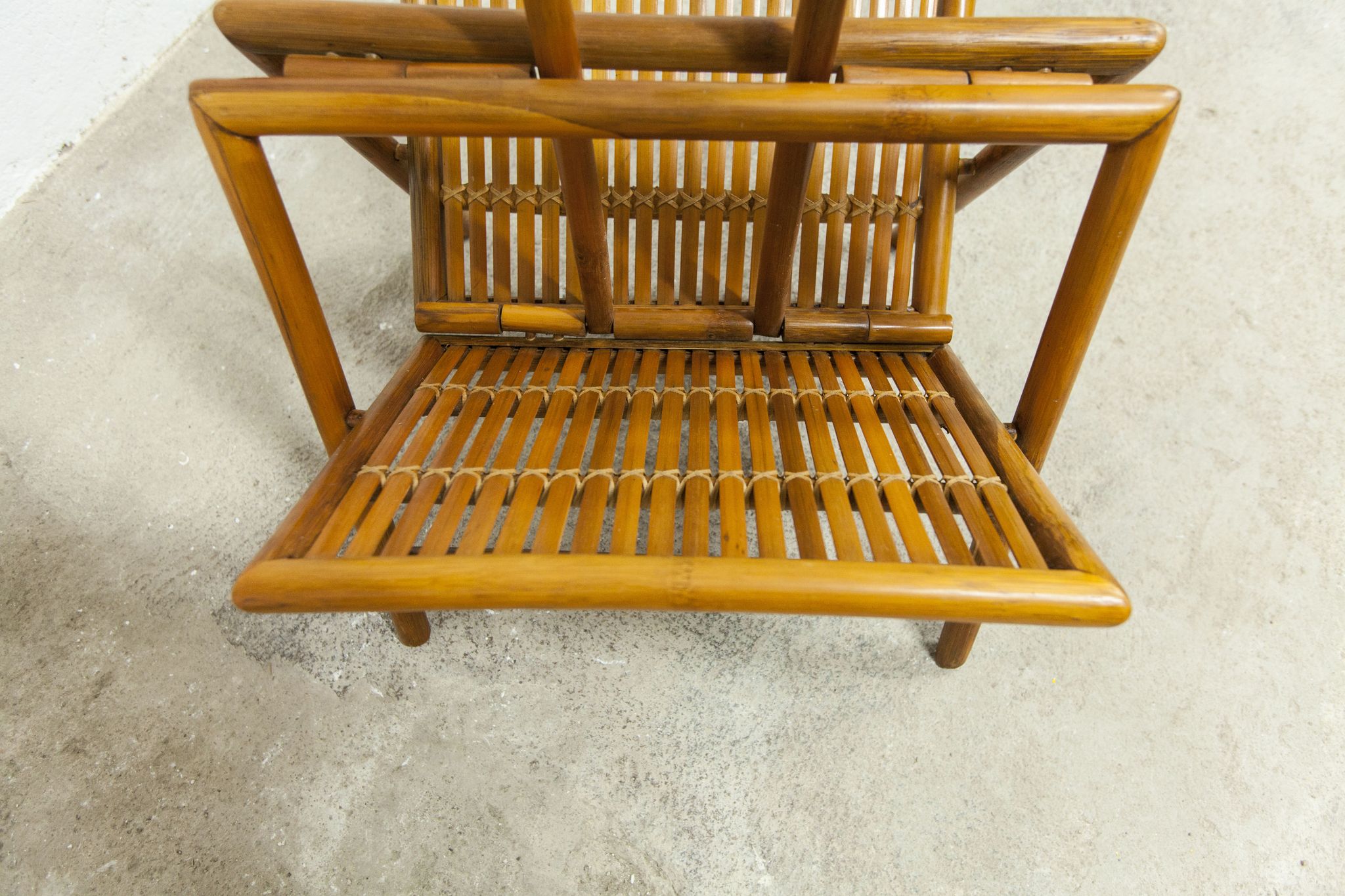 Porte revue en bambou pliable 1960
