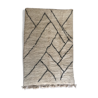 Moroccan Berber carpet Beni Ouarain with black graphic patterns 2,36x1.55m