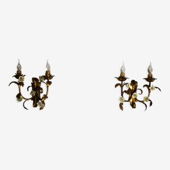 Pair of golden wall sconces and porcelain flowers