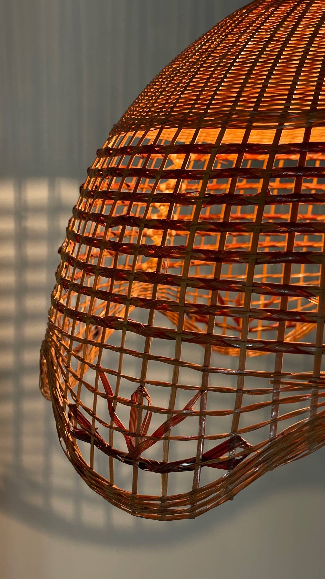 Vintage wicker suspension