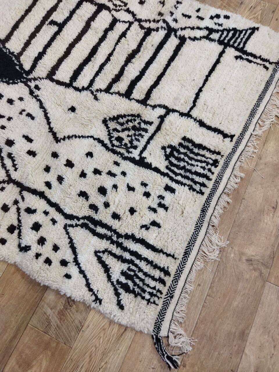 Handcrafted Moroccan Berber Rug 245 X 142 CM