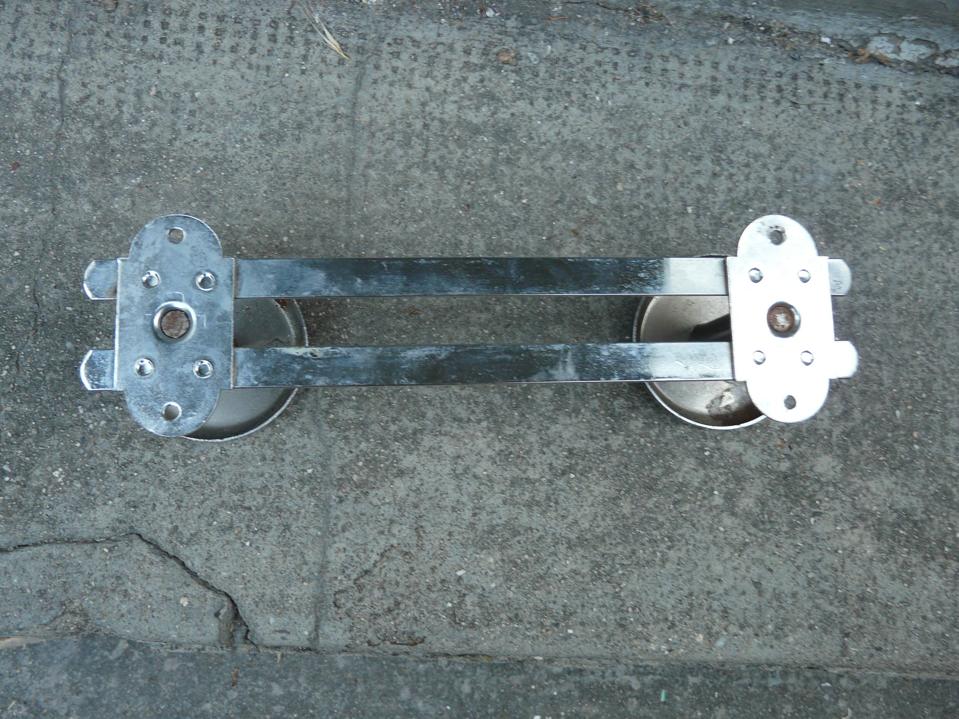 Wall coat rack 2 hooks in chromed metal