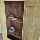 19th-century bonnetière wardrobe | Claudia