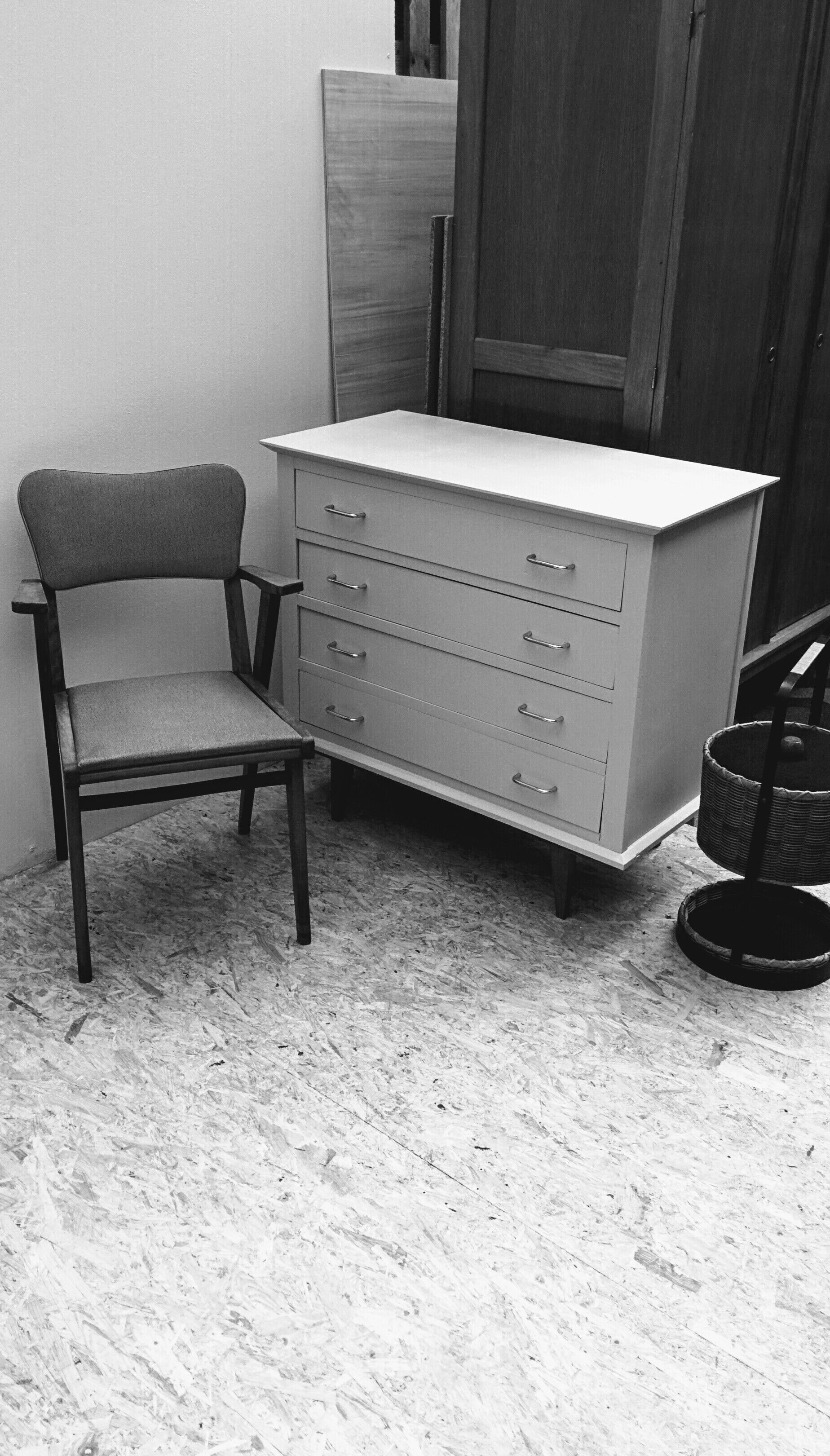 Dresser vintage compass feet