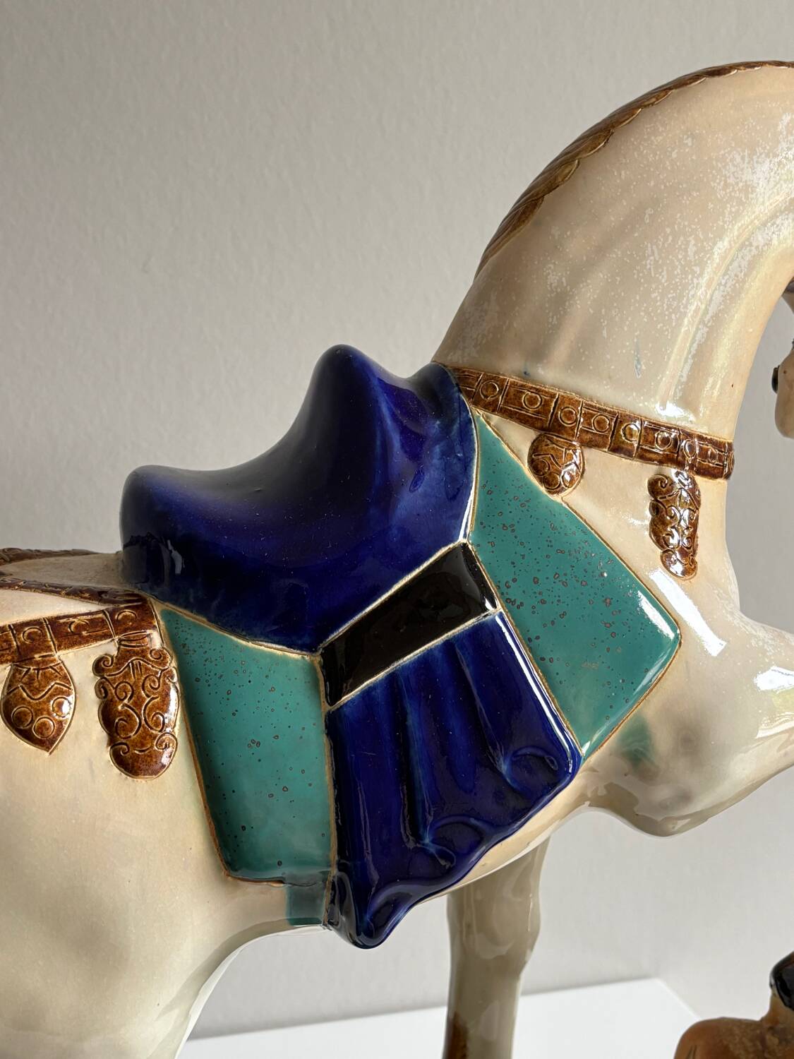 Cheval en céramique émaillée