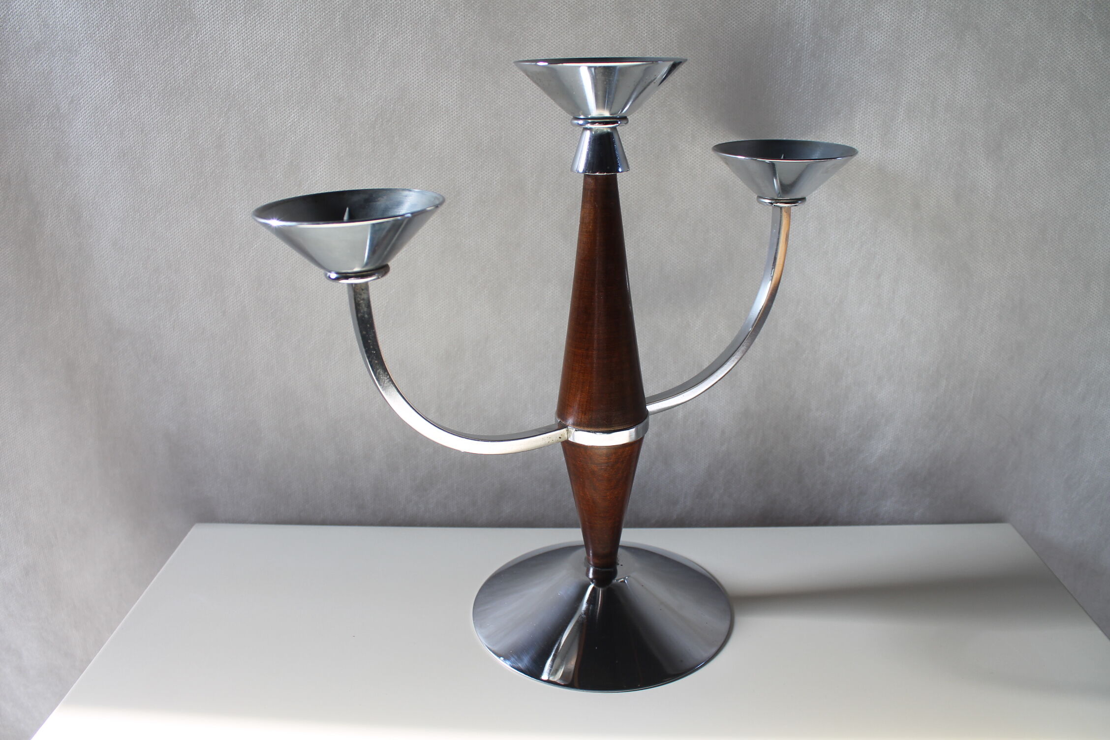 Three-branched candlestick
