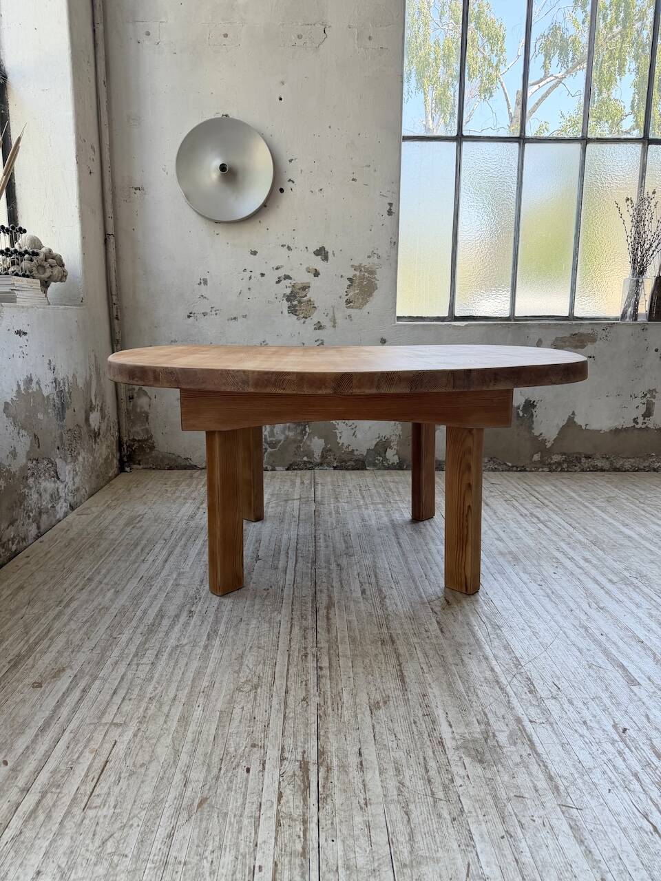 Round XL constructivist table