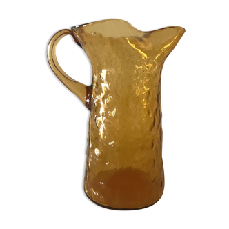 Carafe en verre jaune moutarde