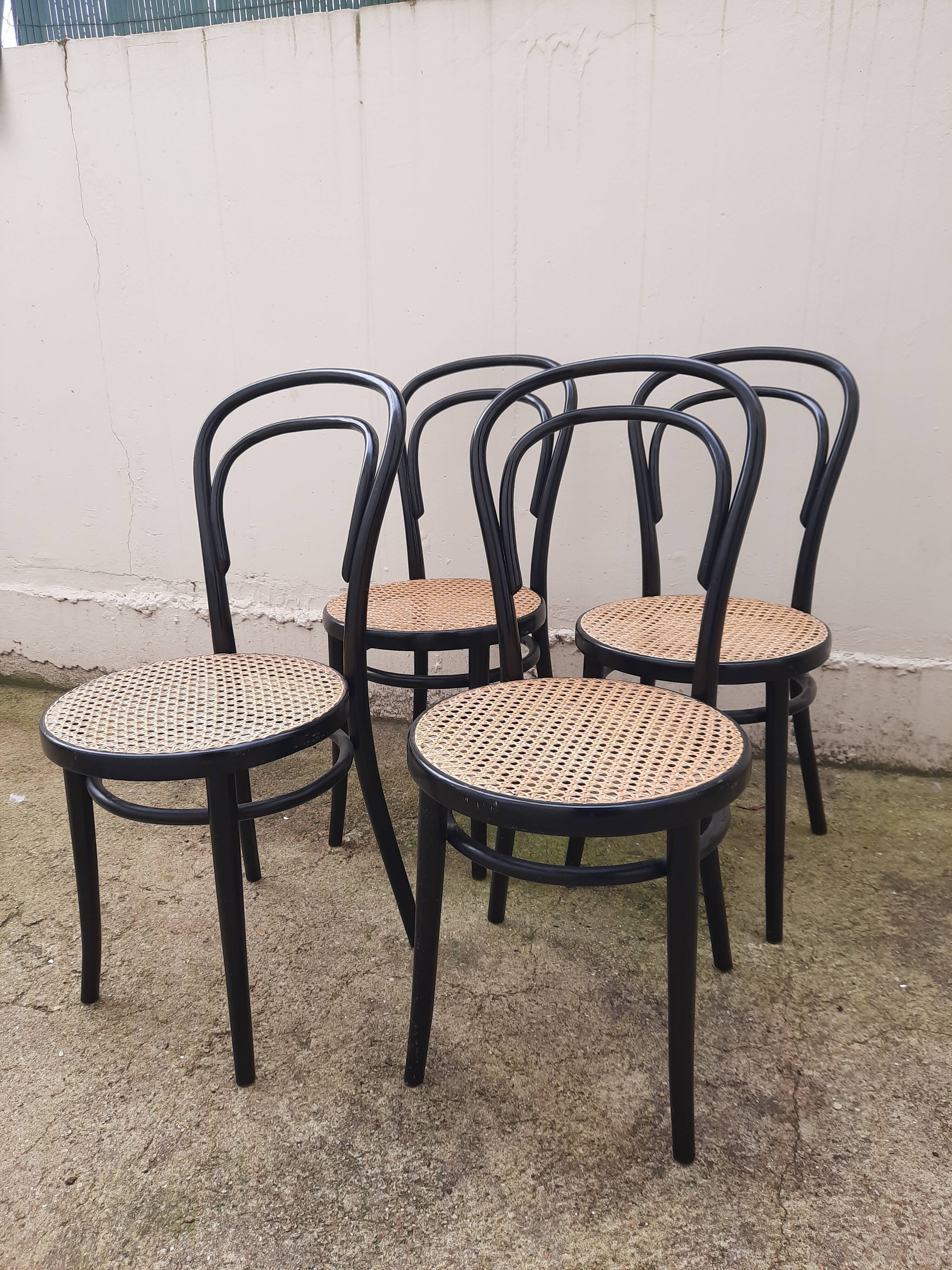Lot de 4 chaises style Thonet