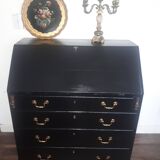 English chest of drawers