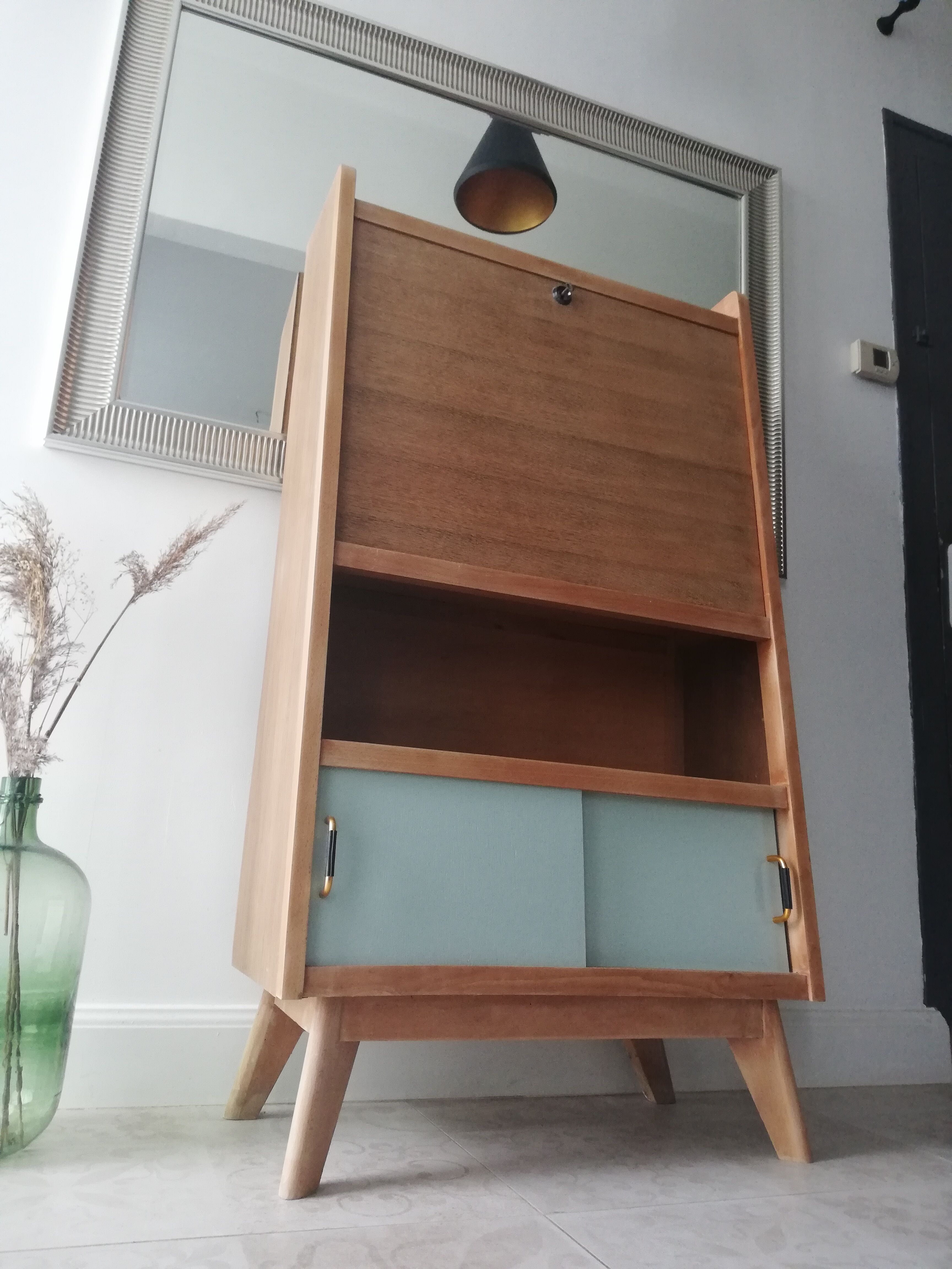 Vintage 50s office secretary