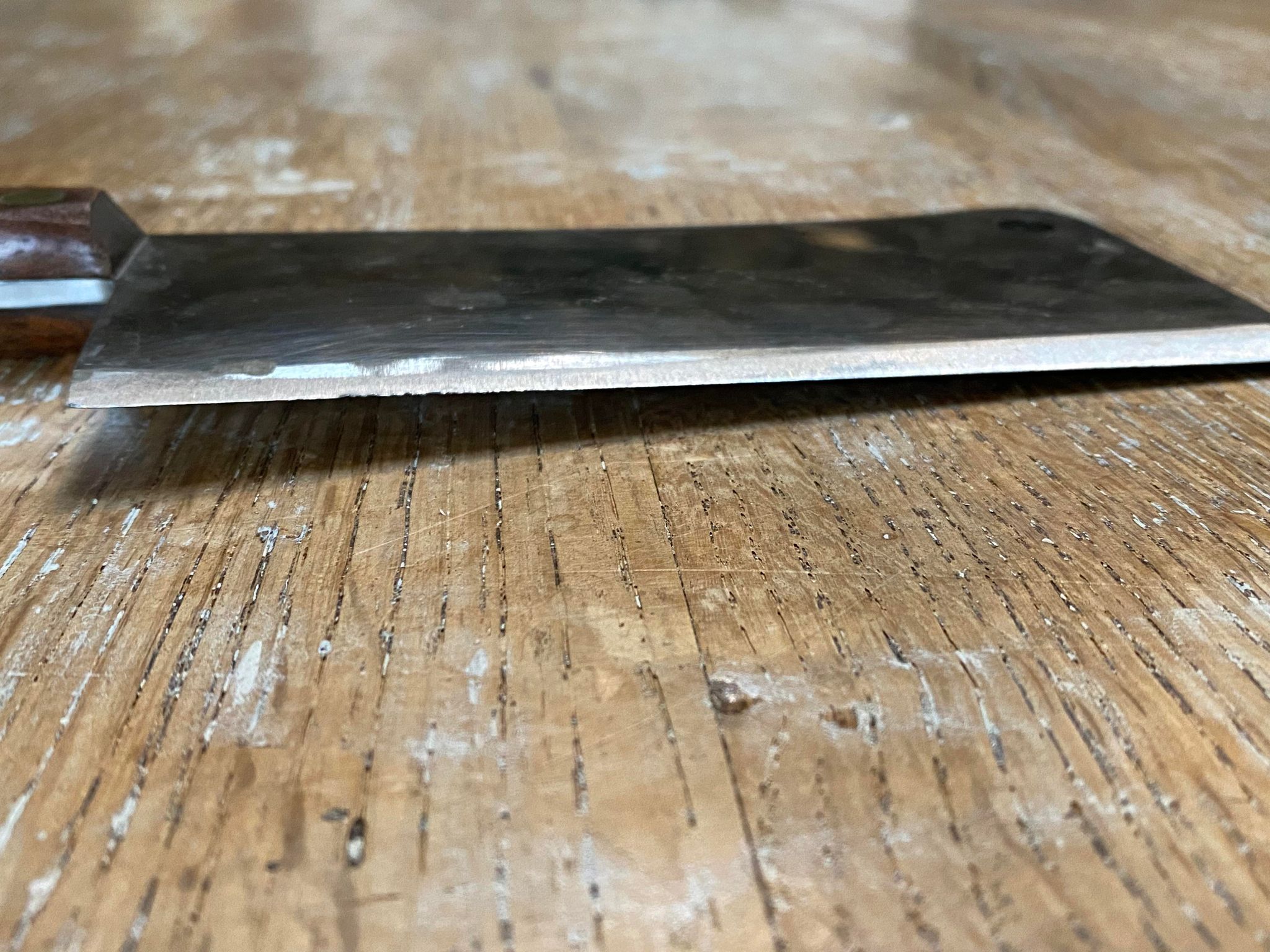 Old butcher's leaf (or couperte) Chevaleria, engraved wooden handle