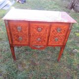 Chest of drawers