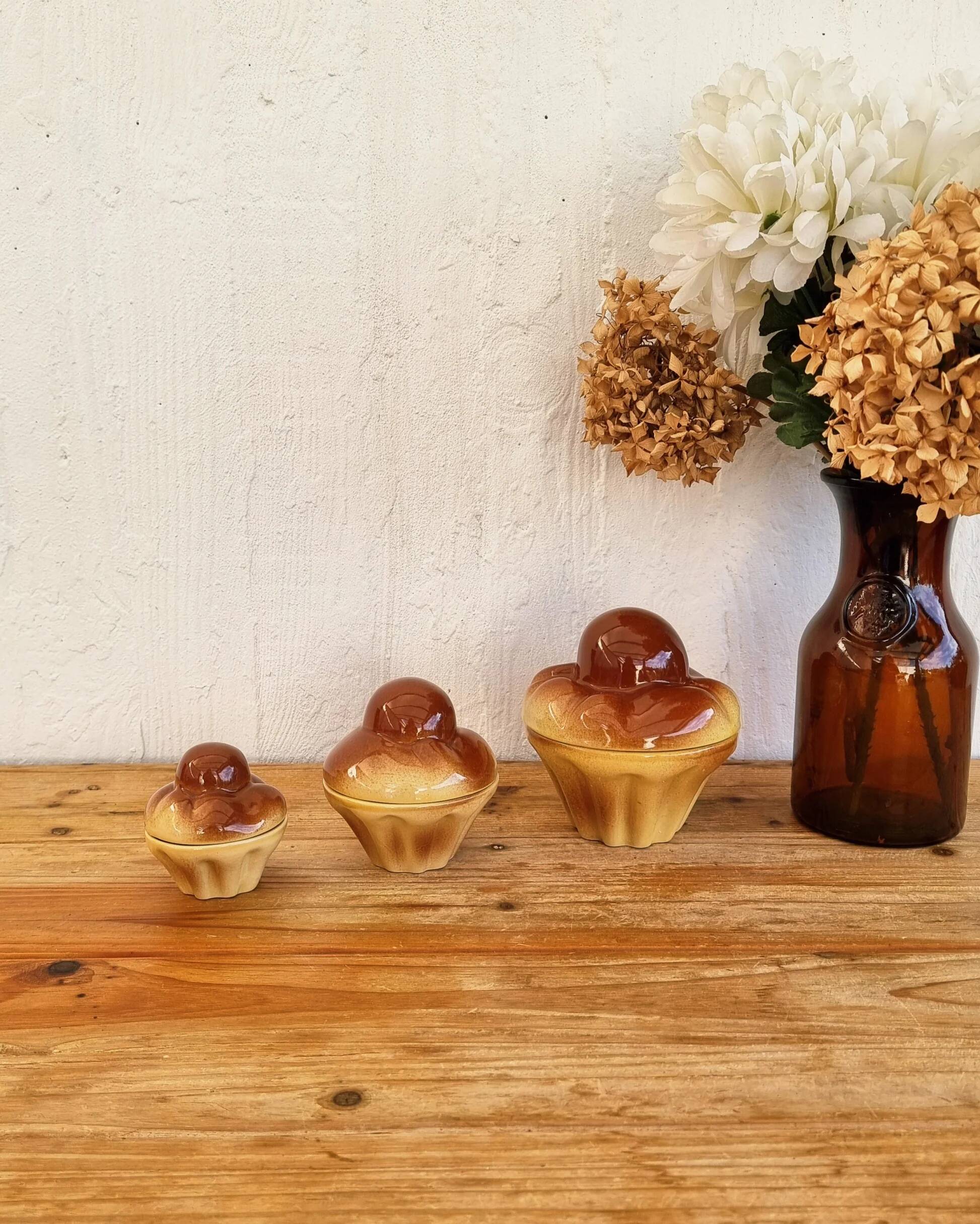 Set of three ceramic pots with a brioche effect, nesting, by Ste AGC from the 1970s.