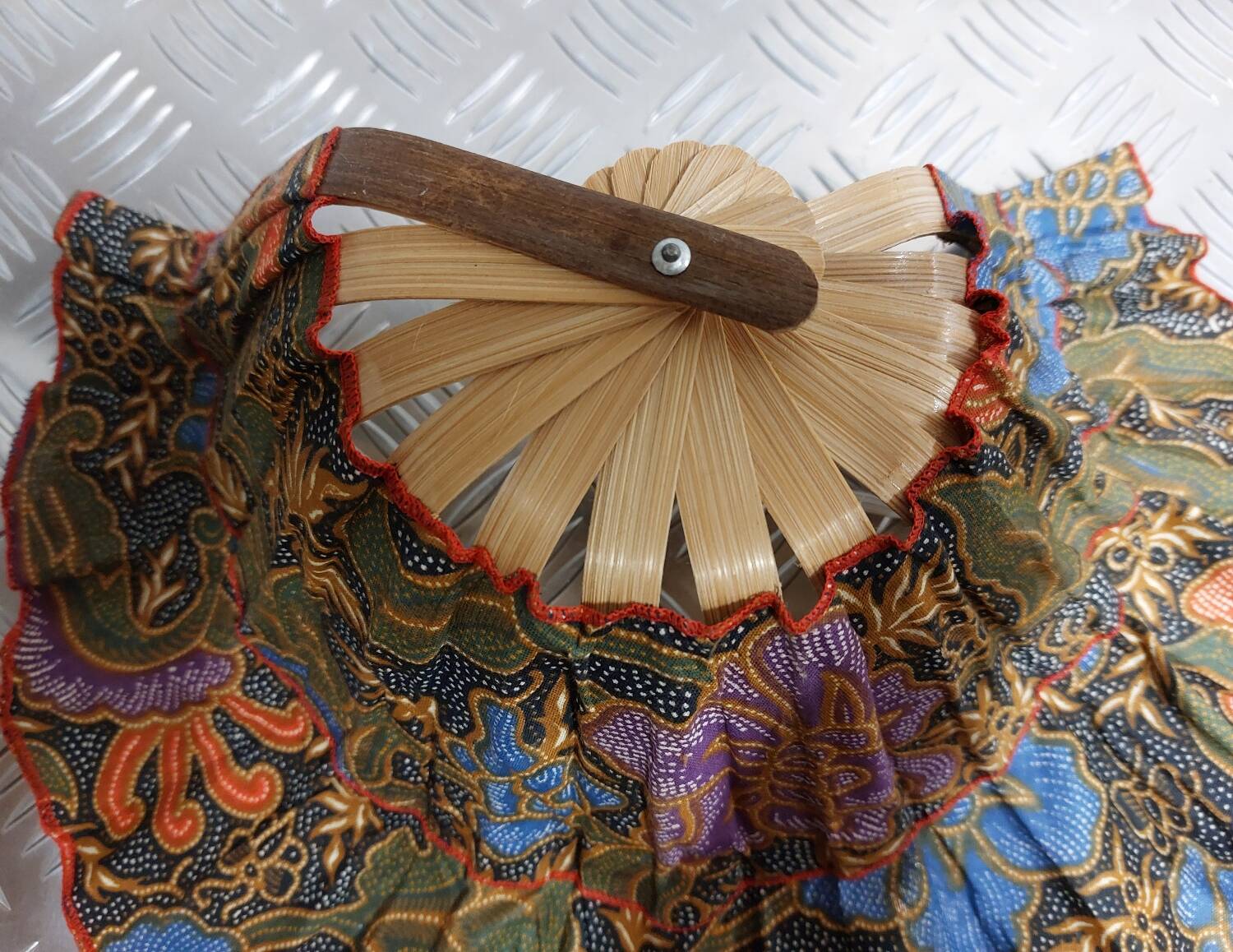 Hat-shaped fan (Ref: Mag)