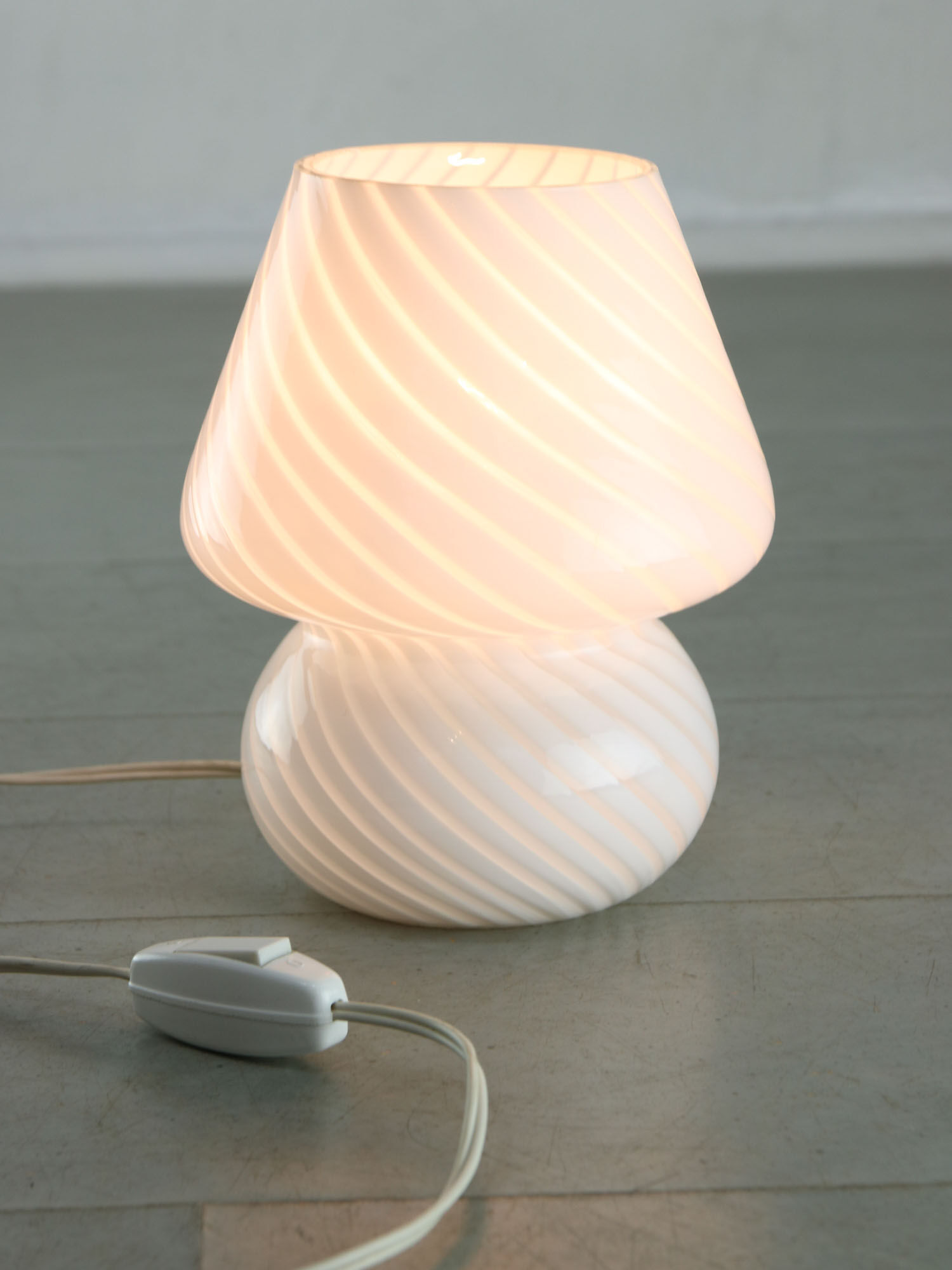 Vintage Murano mushroom swirl table lamp, 70s