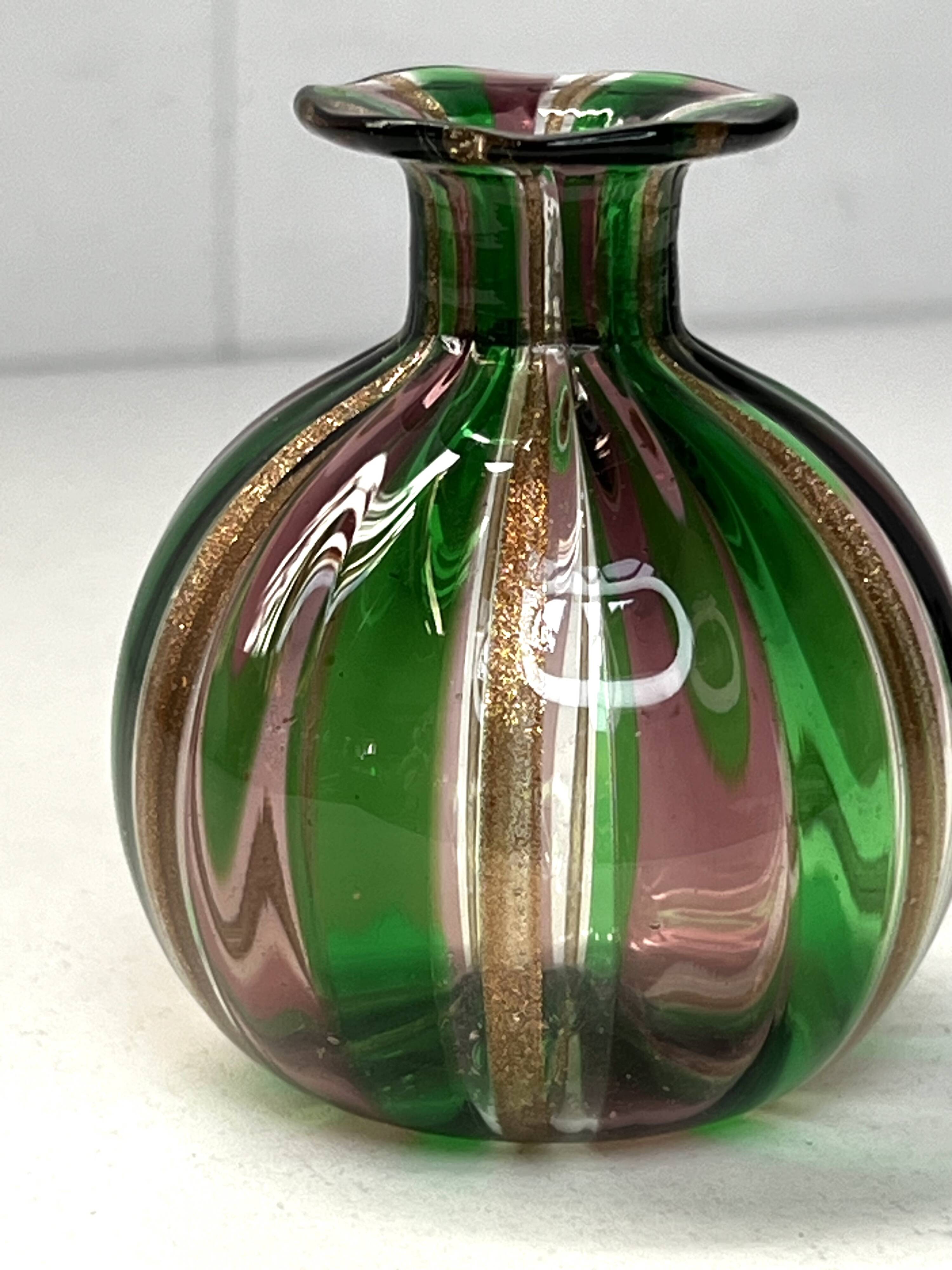 Small contemporary glass vase, 20th century design, murano, italy