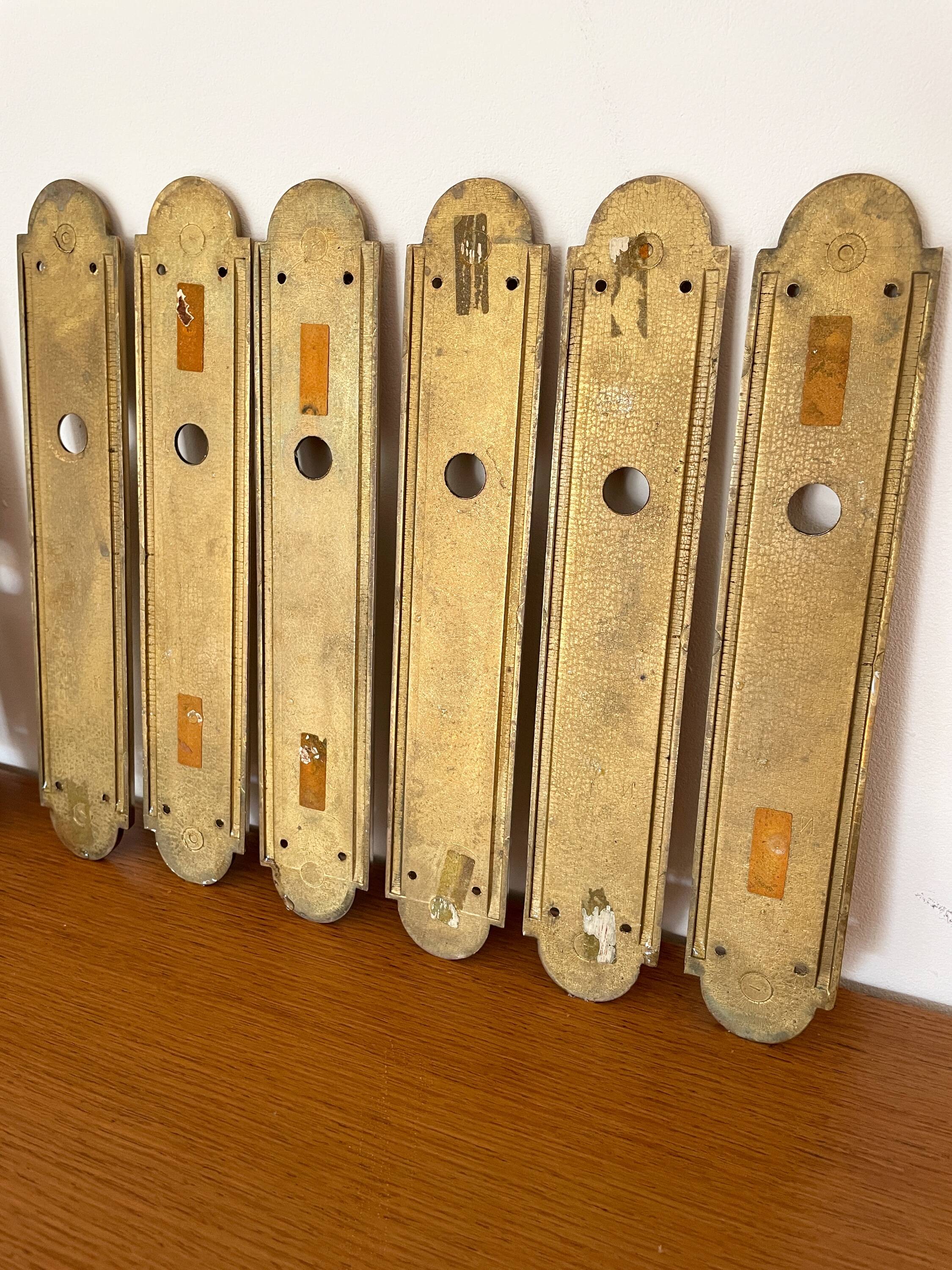 Set of 13 antique beaded brass cleanliness plates + handle – 19th century