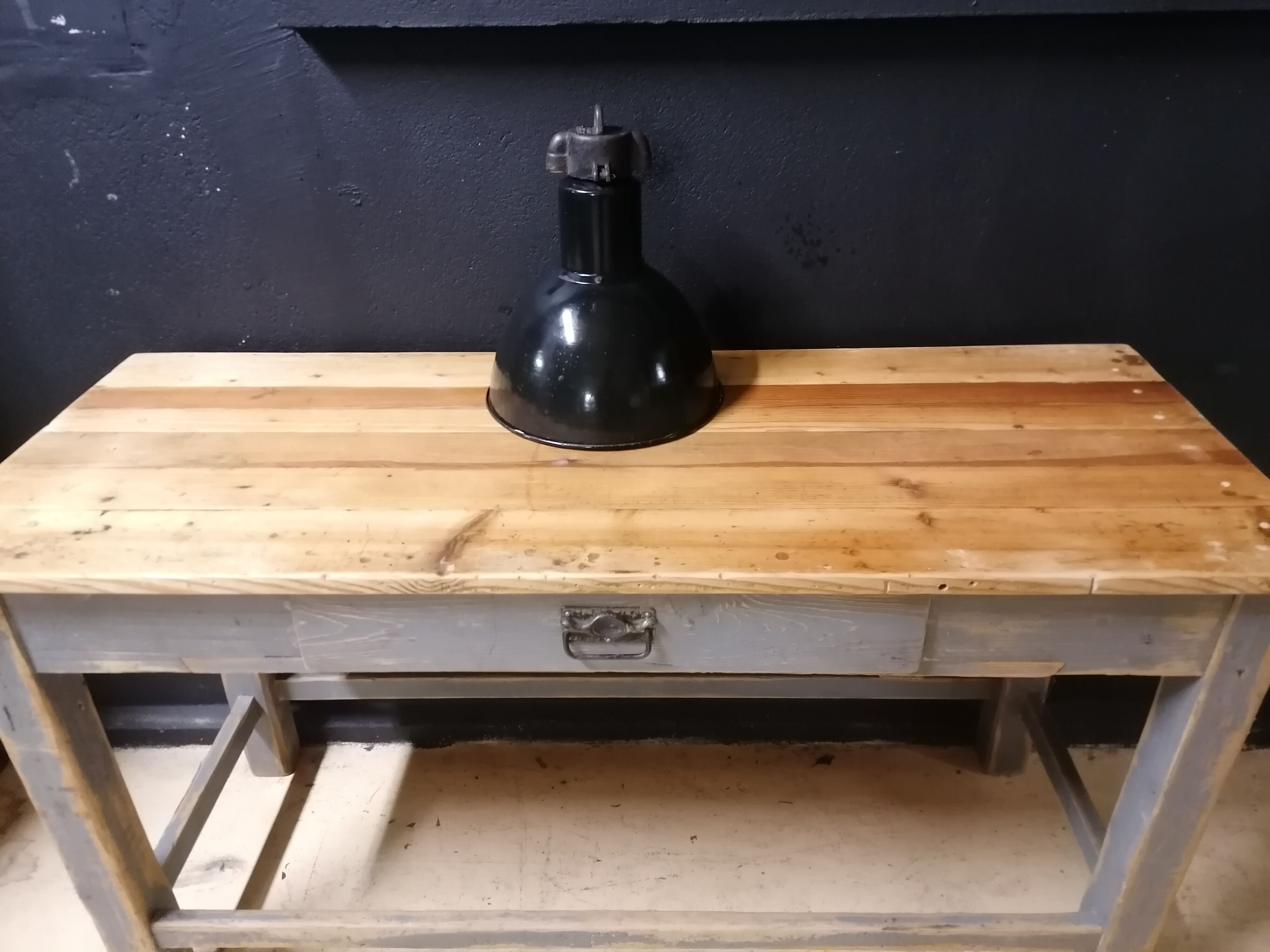 Industrial vintage factory pendant lamp, enamelled metal, 60s