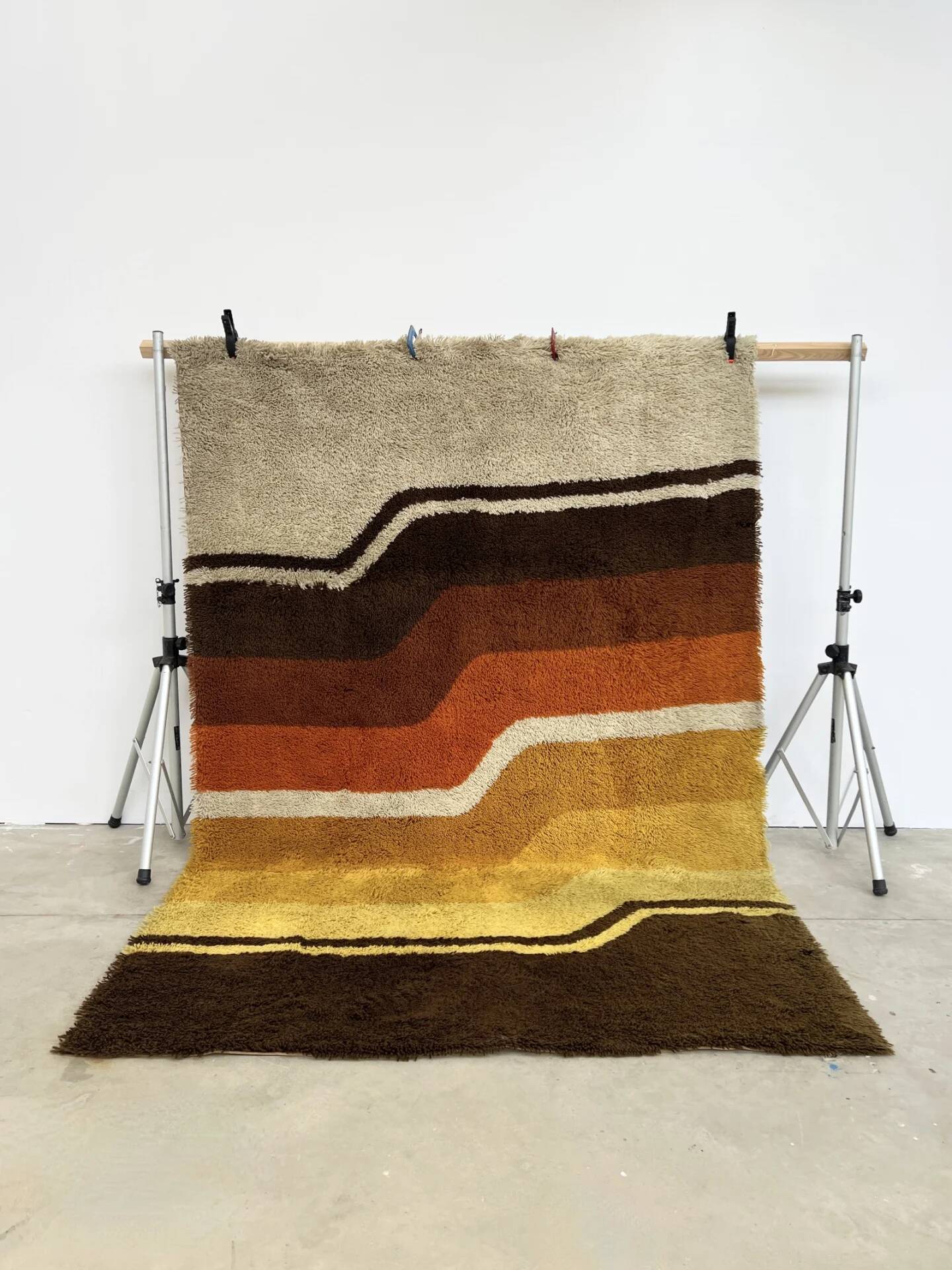 Vintage 1970s rug with wavy stripes in ochre shades — 200 × 300cm