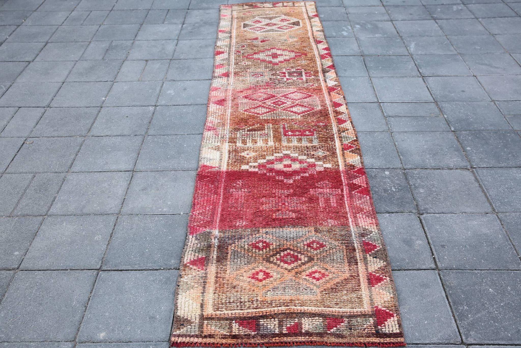 Tapis Couloir Tribal Vintage Rouge, Tapis Turc Géométrique, 75x313 Cm