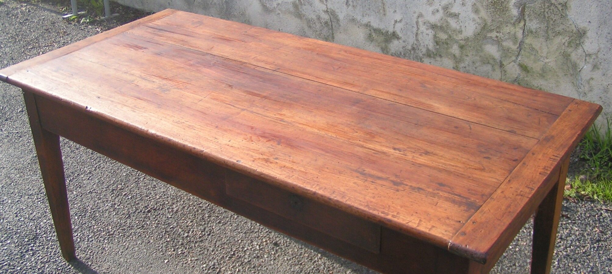 Farm table
