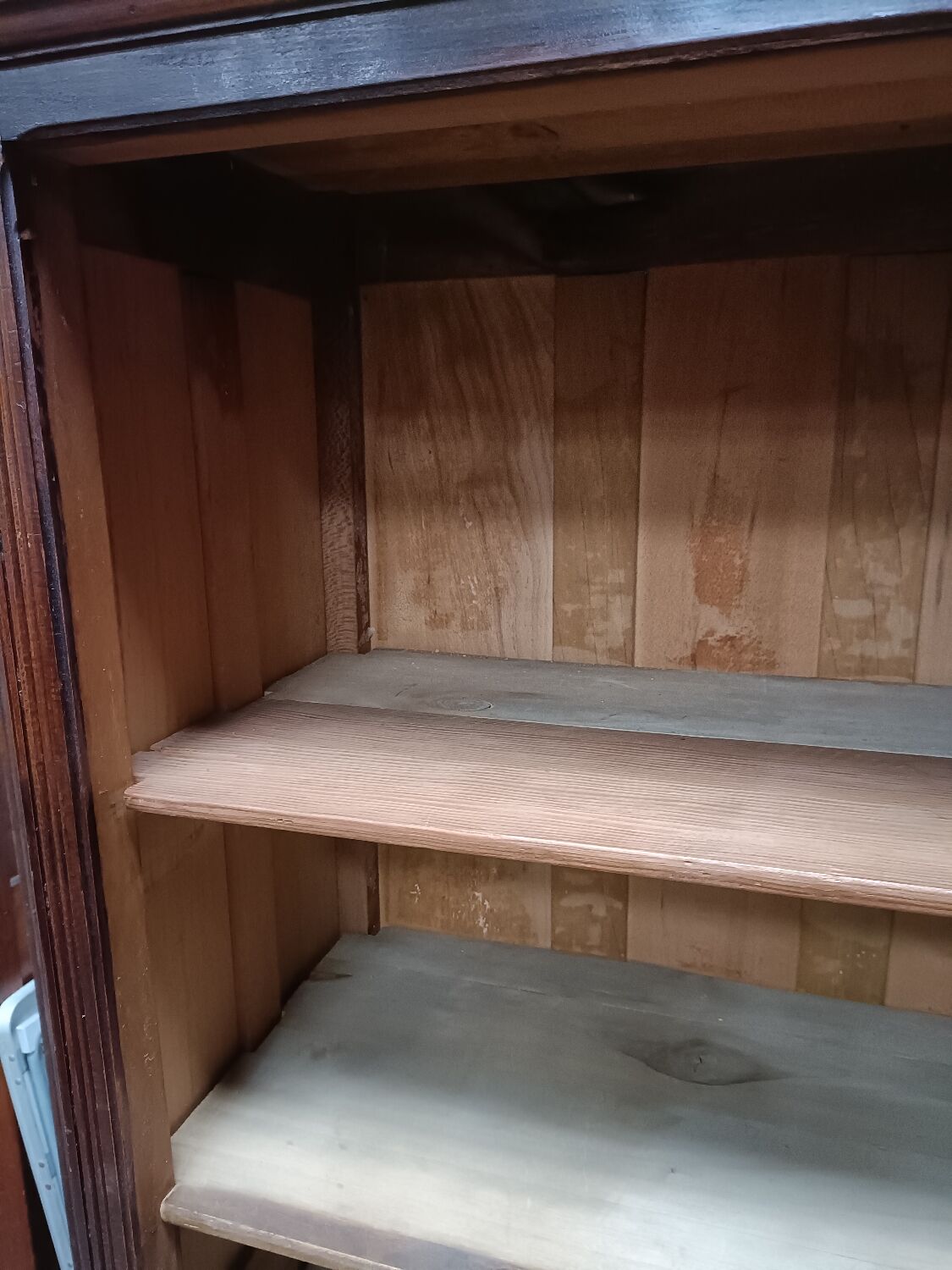 Old showcase, glass door and 4 shelves