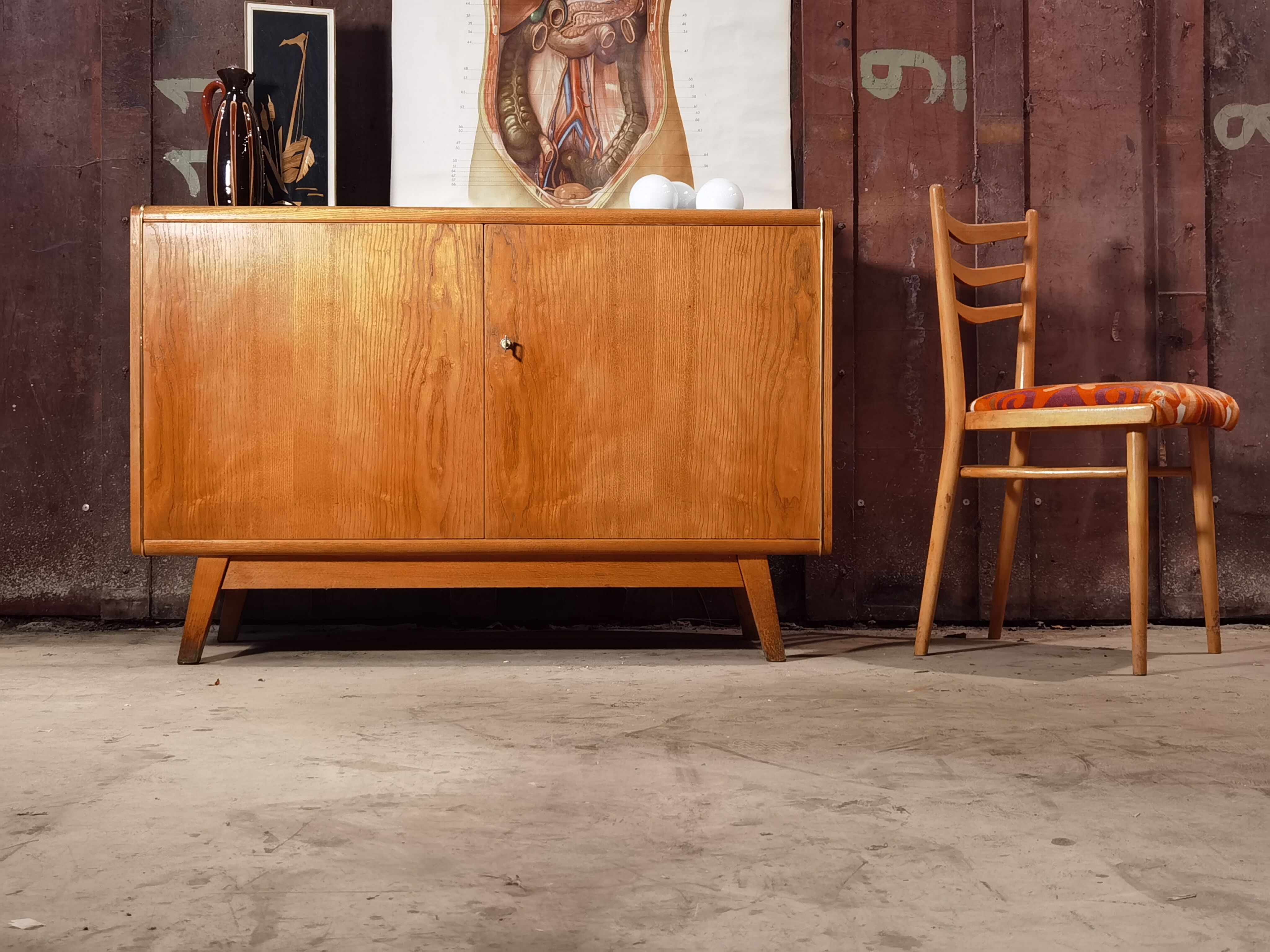 Buffet down by B. Landsman and H. Nepo-itek for Jitona Sobslav