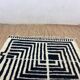Tapis berbère beni ouraine fait main noir et blanc taille 150 x 250 cm